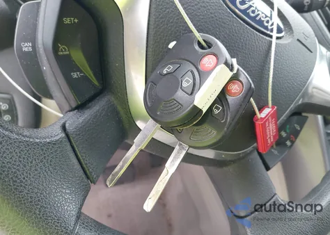 2013 Ford Escape Se z USA, uszkodzony, nr VIN 1FMCU0GX3DUB09289